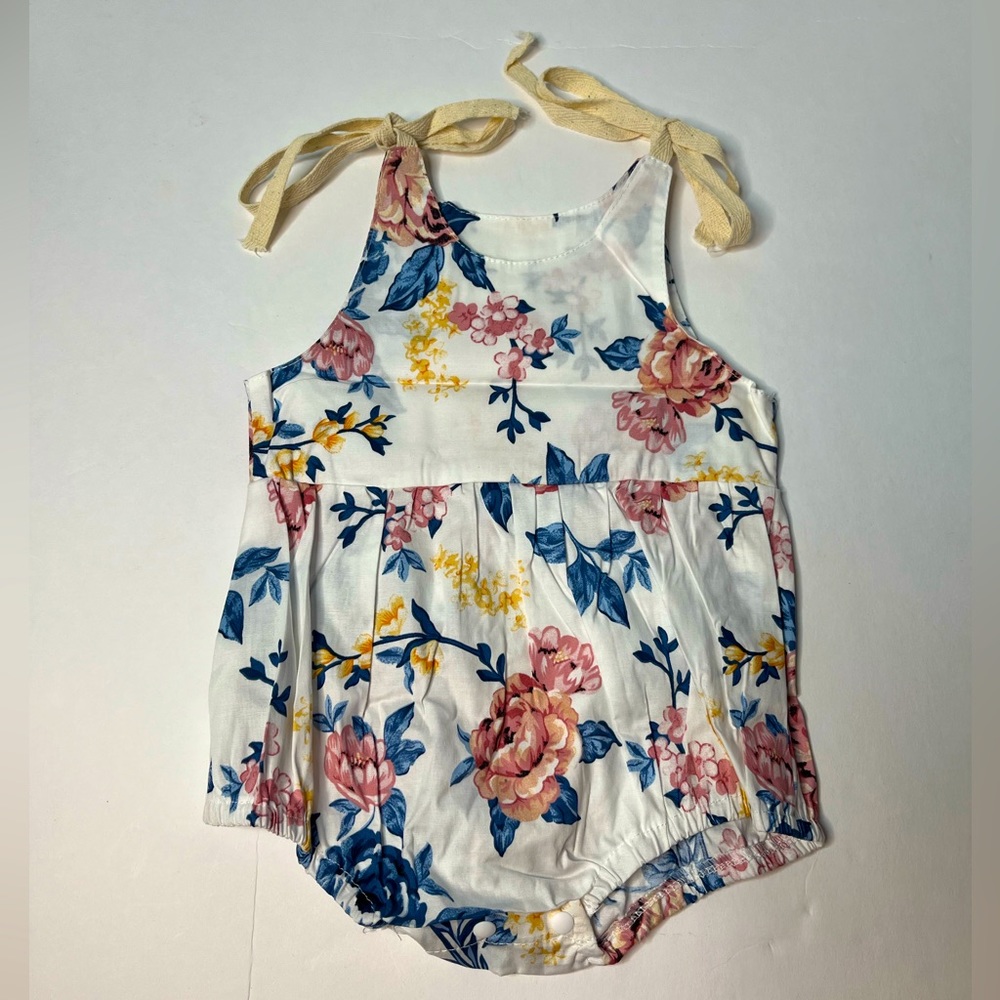 Baby Girl Floral Romper Jumpsuit with Ties and Snaps Size 3 - 6 M.  New!